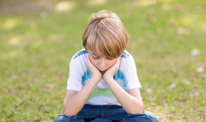 学习成绩|10岁女孩肚子疼，连做两次胃镜都正常，心理医生：培训班别上了