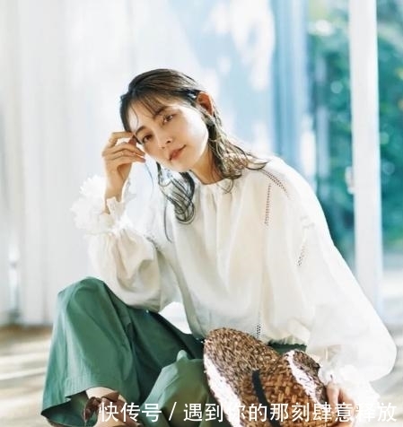 日本太太的初春穿搭晒照火了，大气简约轻熟风穿搭，非常有气质