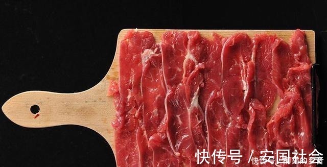 买牛腱子肉，注意区分前腱和后腱，口感差别大，教你1招，别被骗