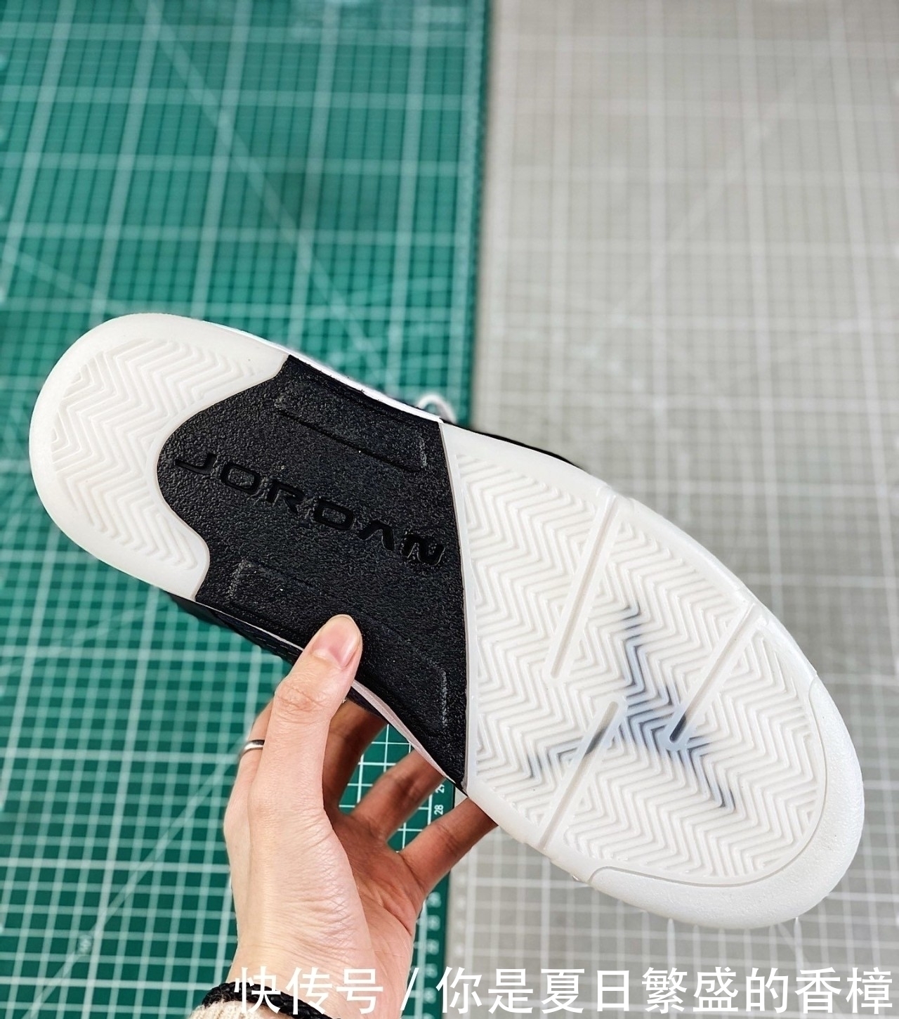 aj5 白天普普通通,晚上惊艳四座AirJordan5反光变色龙开箱测评