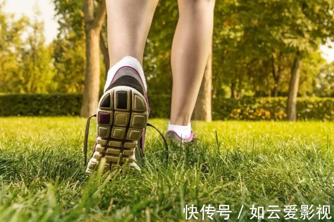 鞋底|骨科医生呼吁:给娃买鞋一定要避开这4大误区,不然遭罪的是孩子