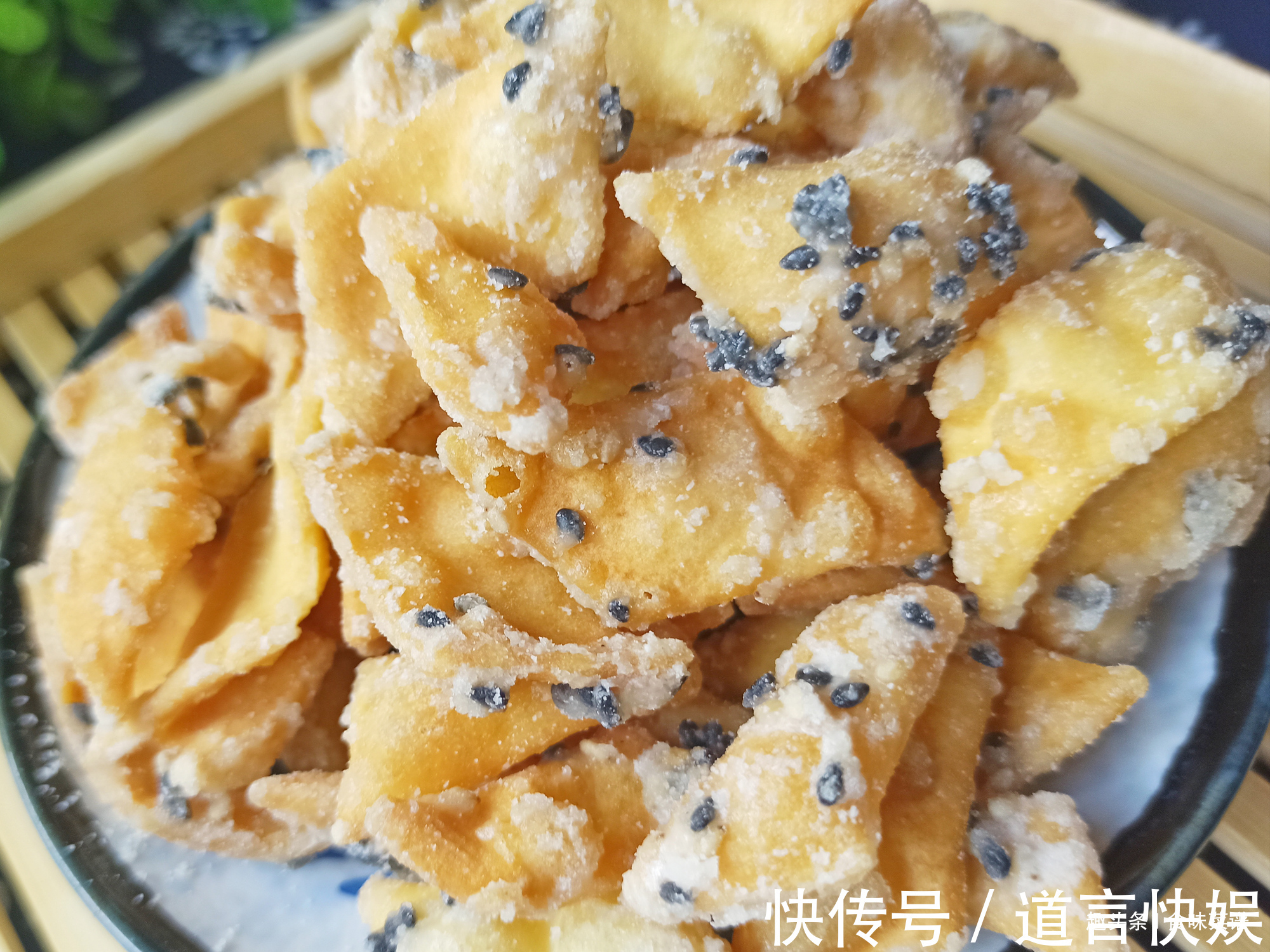 超好吃的挂霜小零食,超市卖10元1斤,教你在家做,成本只要2块钱