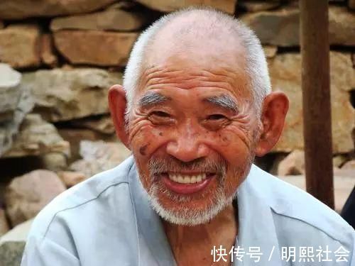 中老年|人民日报寿命长的人，50岁后会有1细、1长、1硬，不妨自测