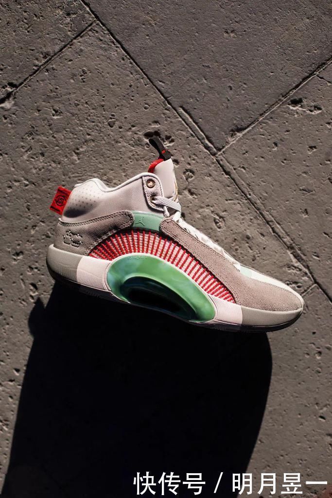 air 永远滴神!兵马俑 AJ 套装上脚太帅了!冠希刚晒出隐藏玩法!