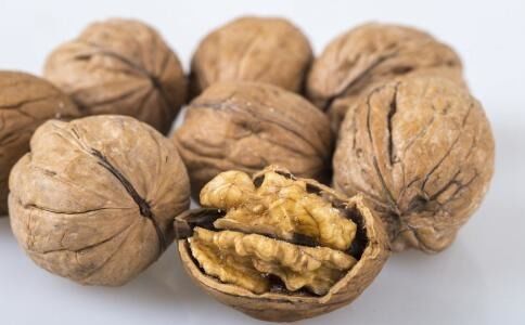 合理安排膳食也可以增強老年人記憶力的