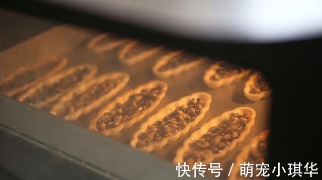 这款小零食最近火了,香香脆脆,甜而不腻,做法竟如此简单