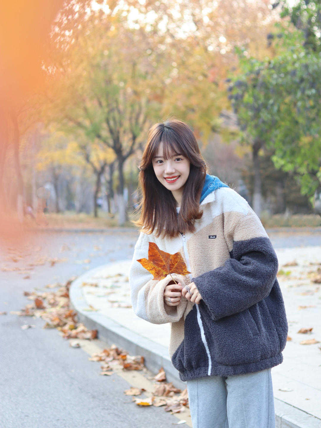 宽松|被法式惊艳了,秋冬还能这么穿?太真实自然了