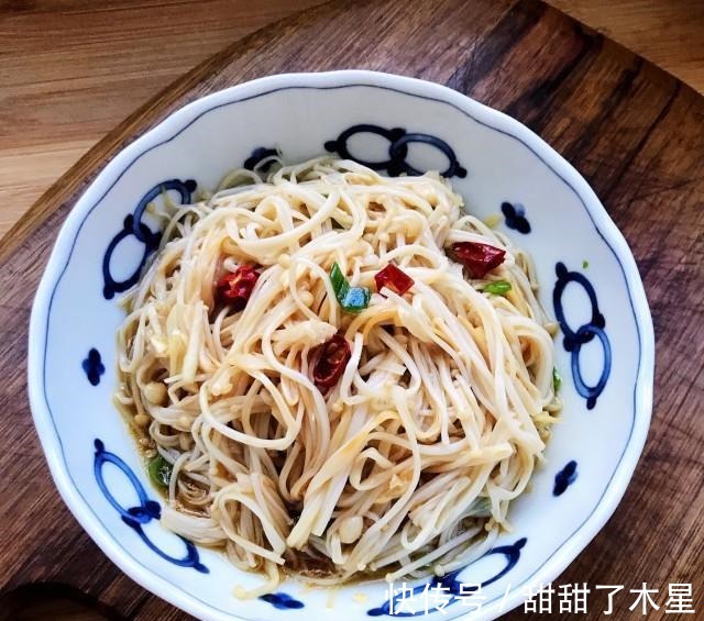 凉拌金针菇,爽口开胃,好吃又低脂!