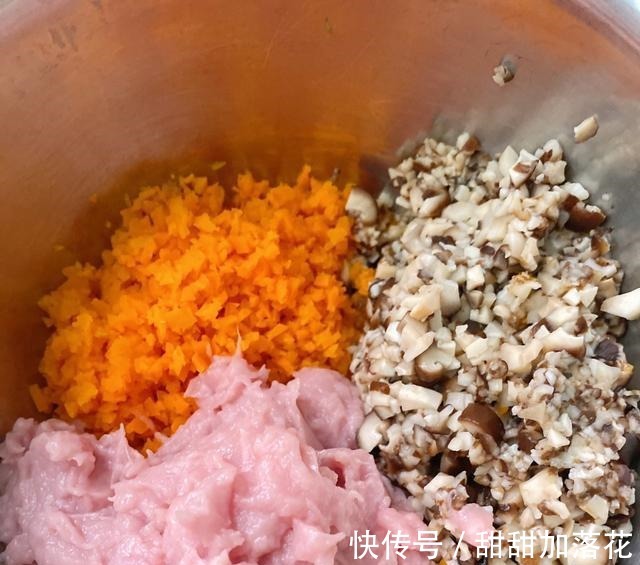 碎丁|水煎包没你想的那么难，教你自己在家做，酥脆可口，家人全说好！