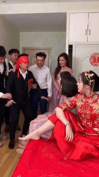 |搞笑GIF:朋友总让我来这看看,我也不知道什么意思