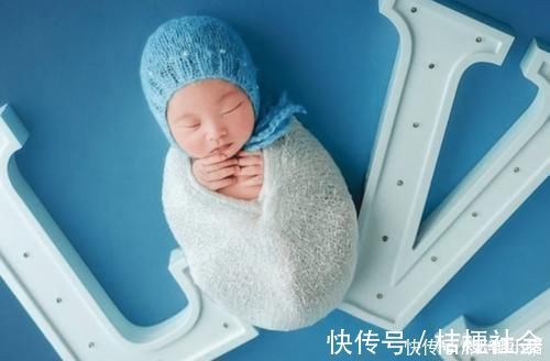 乳房|母乳,确实比牛奶更适合于婴儿,毕竟母乳是母亲为婴儿准备的