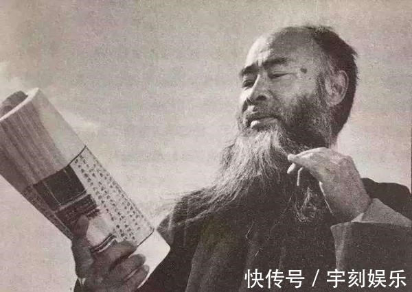 张大千#齐白石画了一只“蝉”,被张大千嘲笑“画错”,如今卖出8亿元