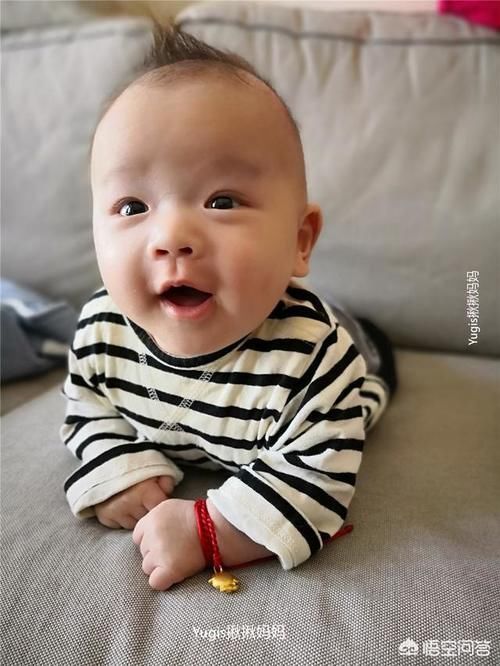 揪揪|听说婴儿半夜要醒好几次,可以不理他让他自己醒着吗?