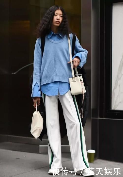 衬衫塞进裤腰过时了,如今流行这4种“穿法”,时髦显瘦还高级
