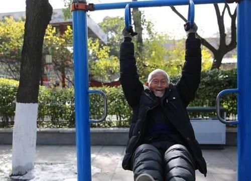 肝脏|98岁老人养肝经验：2种“发物”少碰，坚持两种好习惯，了解一下