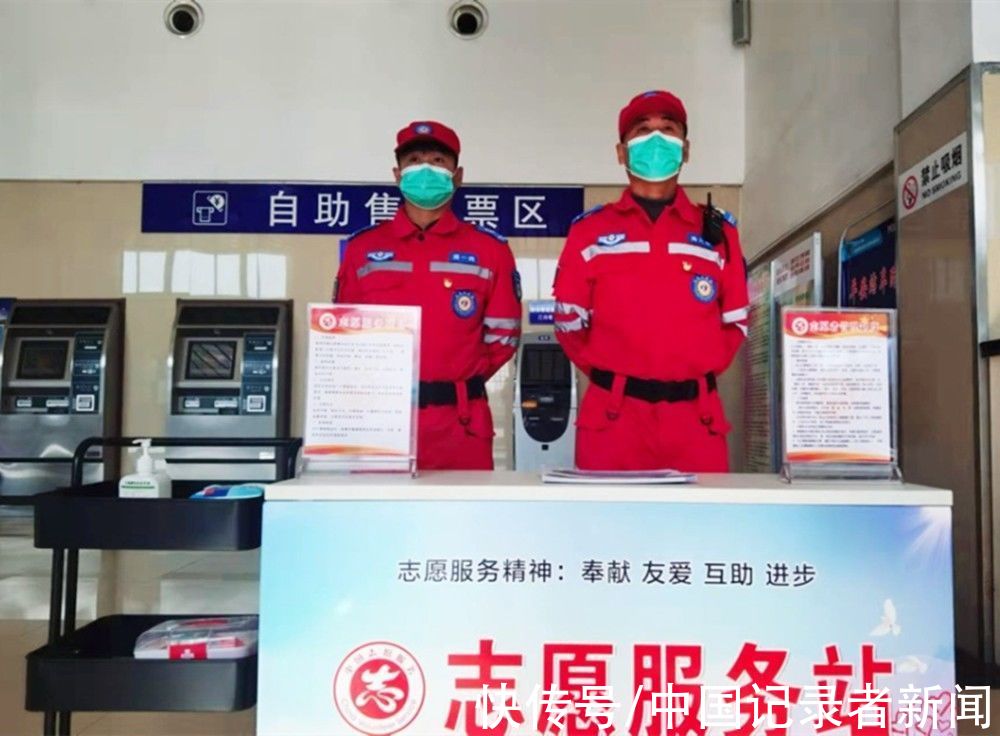 辽宁大石桥:凝聚志愿力量 共建文明镁都