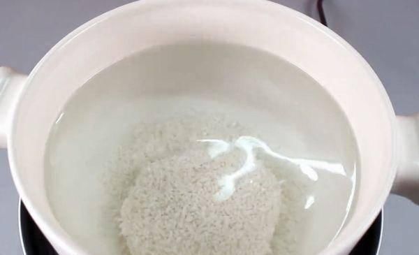 大米|煮稀饭别直接下锅,多加“这一步”,稀饭又黏又稠,还不会溢锅!