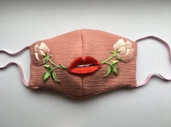 家里那么多的碎花布，不如自己动手做几个口罩，颜值高又好用！（附教程）