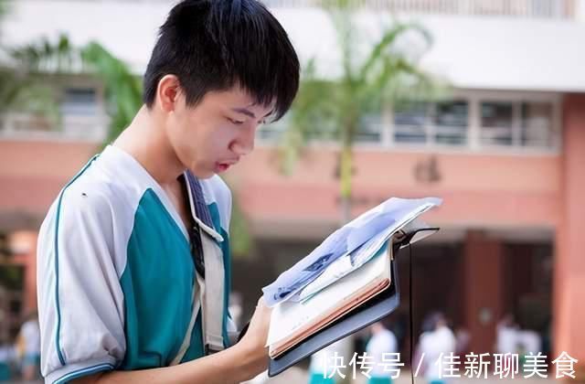 985大学|985大学生,活成一个“笑话”,父母:砸锅卖铁供他读书错了吗