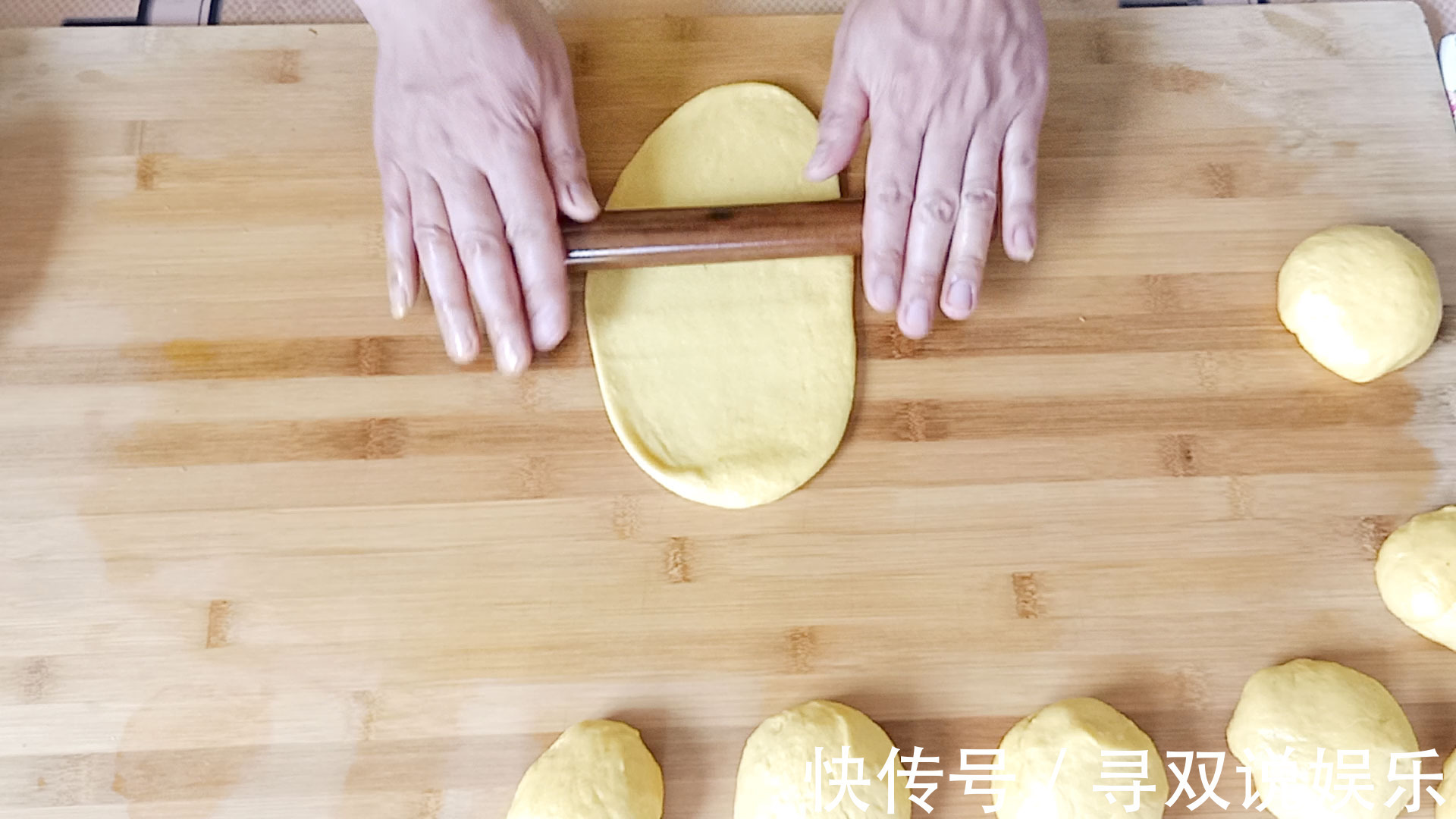 面粉别再蒸馒头了,教你家庭版面包做法,很简单,比买的都好吃