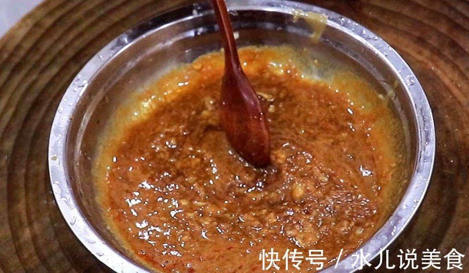 蒜泥茄子蒸出来更好吃，掌握这个诀窍，茄子鲜香不油腻，做法简单