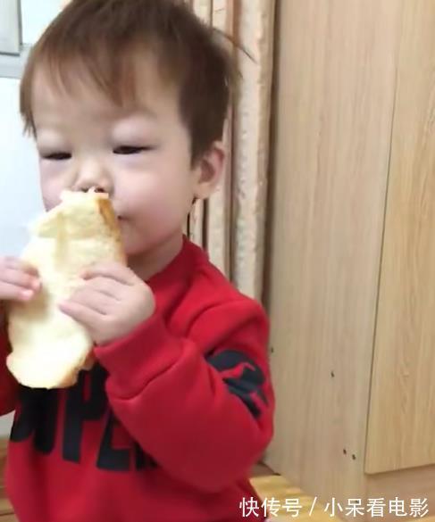 营养均衡|为给2岁女儿断奶,宝妈每次回家都乔装打扮,网友表示笑弯了腰