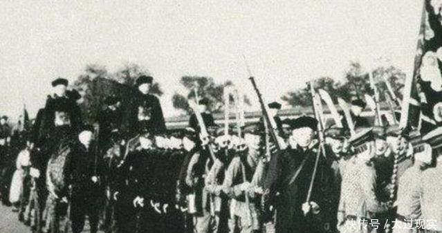 美艳|晚清老照片图1真实的“阴兵开道”,图4的清朝女子美艳动人!