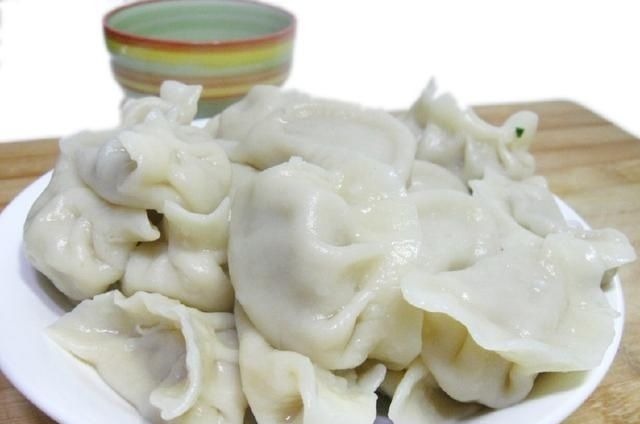 水嫩嫩的“它”原来也可以包饺子,又脆又多汁,关键才8毛一斤