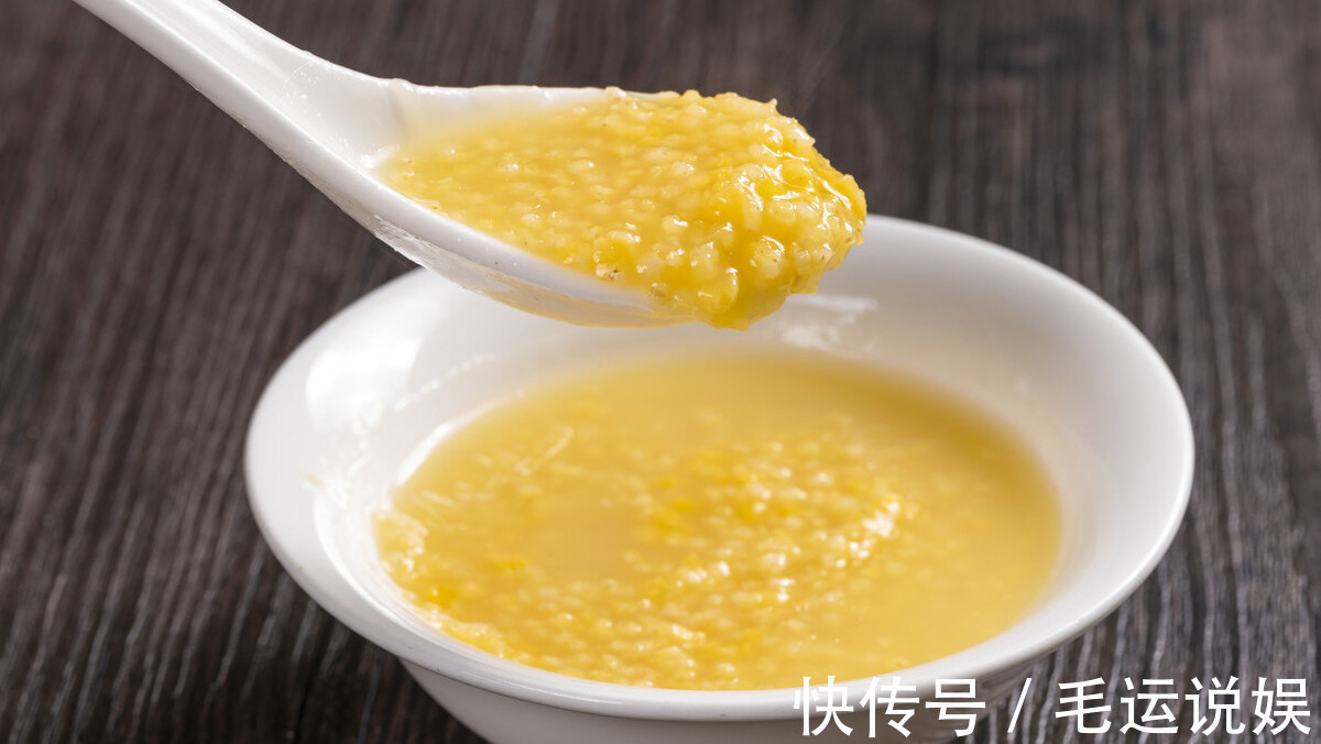 熬小米粥时，牢记3个窍门，香浓黏稠，还特别容易出米油！
