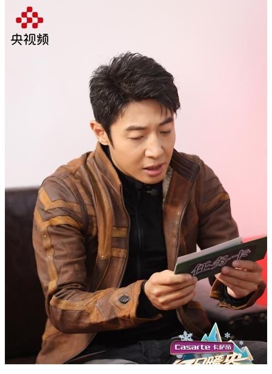 《冬日暖央young》名场面频出 央视主播助力冰雪运动