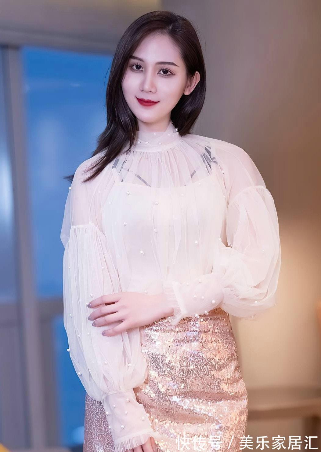穿搭|夏季想要穿得清凉又舒适，背心和健美裤的搭配是一个非常不错选择