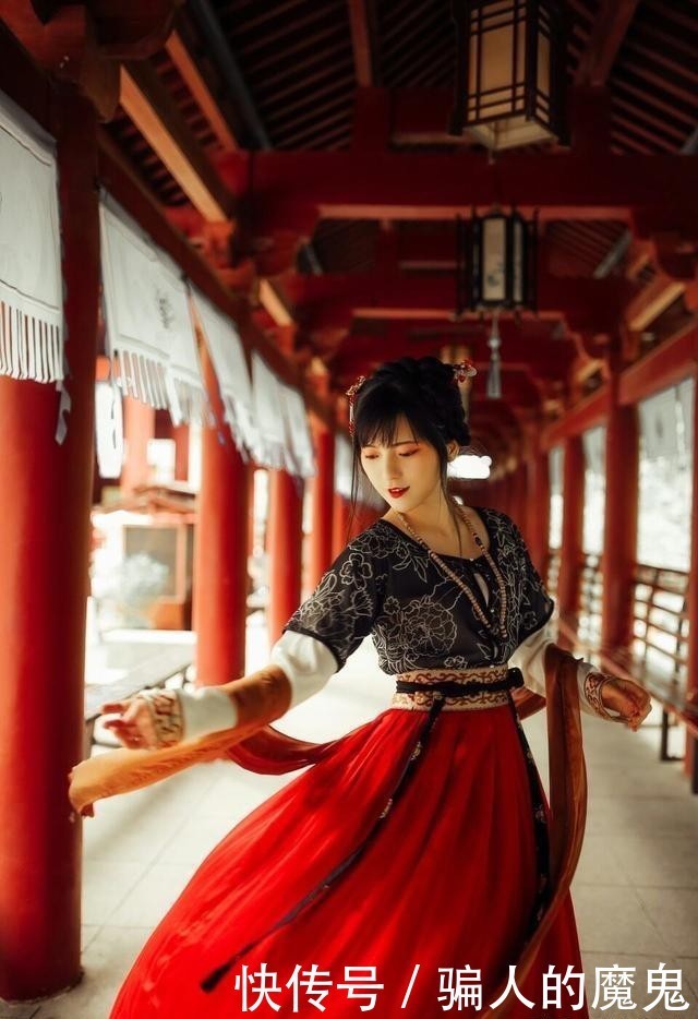 王虎|穿书:穿成恶毒女主,众叛亲离女配上位,连男主都放弃她