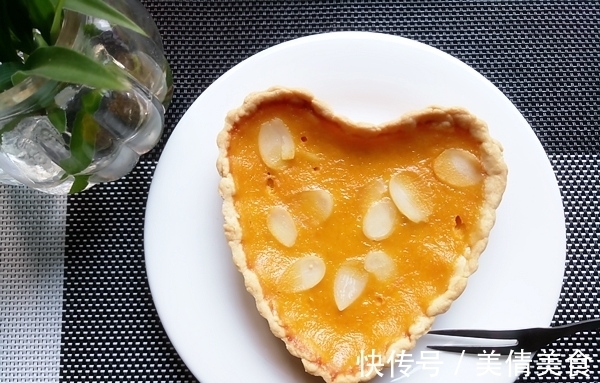 瓜瓣儿|南瓜别再煮粥,教你一种新吃法,比南瓜饼还要香,上桌都抢着吃!