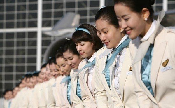 老年|世界各国空姐你都见过哪些国家的最喜欢哪个航空的空姐!