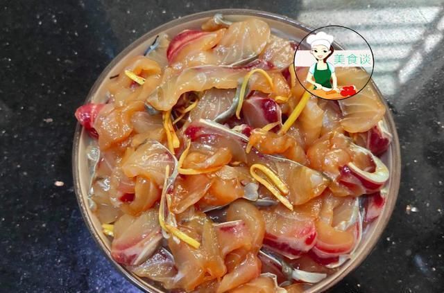 这菜蒸一蒸,5分钟就上桌,鲜美到流口水,低脂营养高,家人爱吃