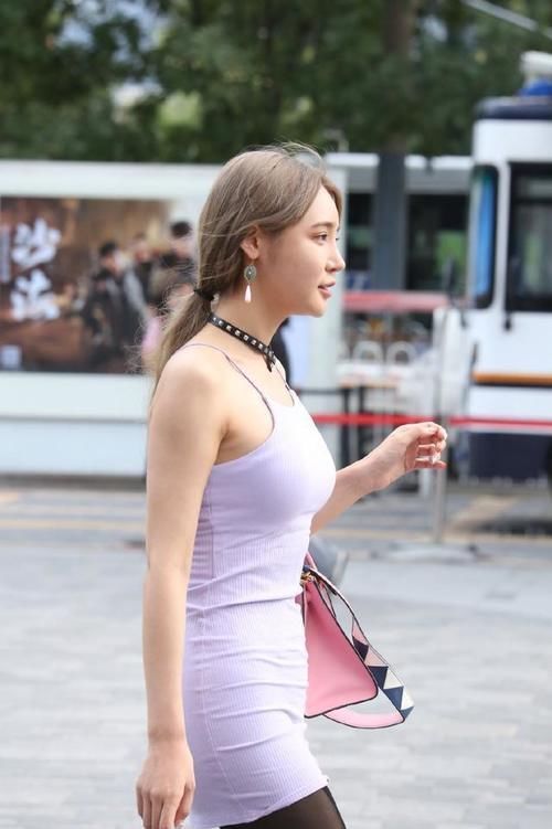 连衣短裙 苗条女孩的新造型,用连衣短裙塑造身材,让时尚无处不在