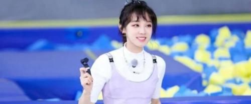 v發現寶藏女孩的節目來了，宋雨琦搞氣氛，導師韓紅，單依純夠仙