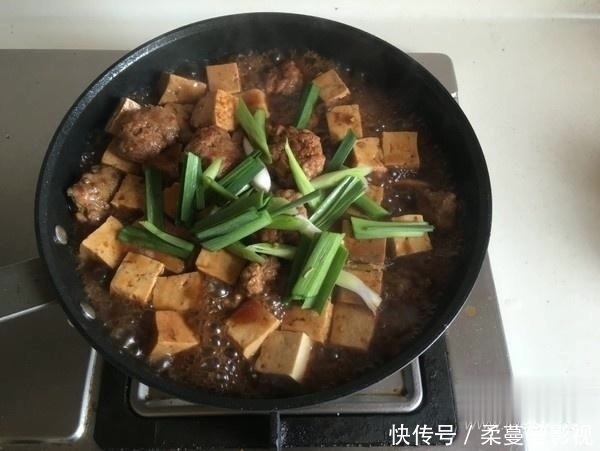 爱吃豆腐,这一个新招,你可得记住,简单又好吃,怎么吃都不腻