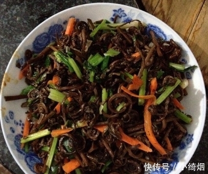 哥哥第一次把嫂子带回家,妈妈四个拿手菜招待,嫂子:明年就结婚