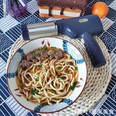 自制鸡蛋面最经典的做法，简单易学好上手