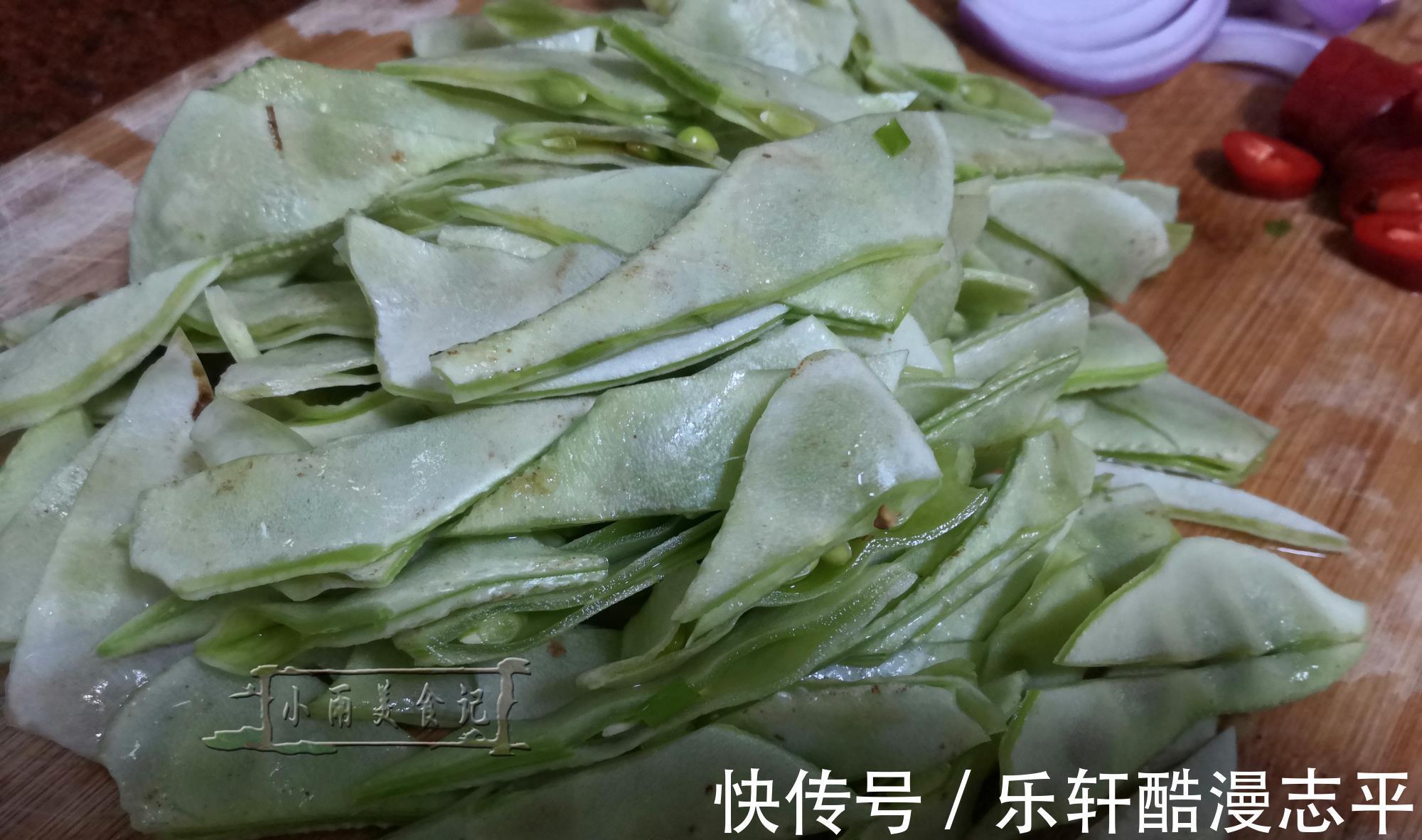 香菇豆|三伏天来了，要多吃这碱性蔬菜，应季食材多吃它，平安顺利过夏天