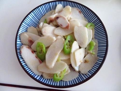 美食推荐：孜然烤香菇，酸汤辣猪手，酸汤丸子，青椒炒山药的做法