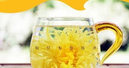 养生茶|菊花茶的这么多的功效,简直就像为上班族设计的养生茶!