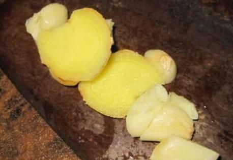 饭店大厨透露炸花椒油技巧,不可直接下锅炸,用此方法又香又麻