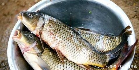  鱼肉|腌腊鱼，别直接抹盐！大厨教你2招，鱼肉鲜香入味，放再久不变质