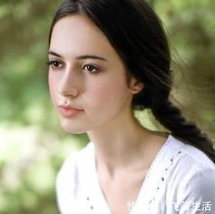 女性|雌激素快“见底”的女人：身体或发出这4“暗号”，别视而不见