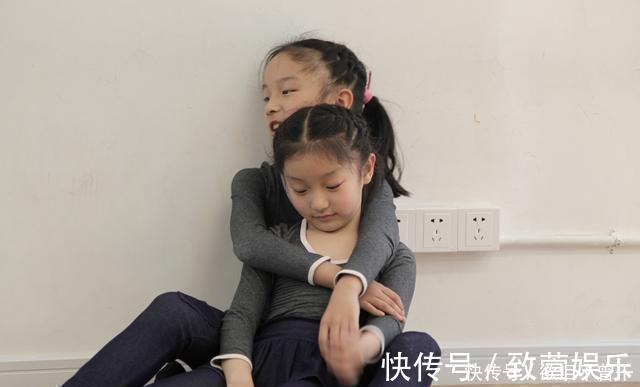 多子|孕妈生下双胞胎后,突然大喊“等一下”,医生检查后发现意外之喜