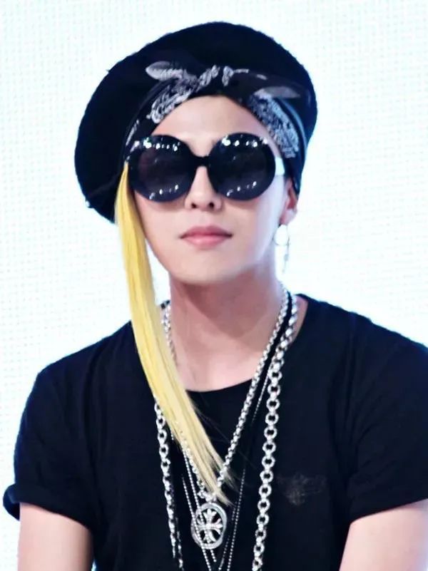 张艺兴|独家！全网都在问，王一博《这街4》的报童帽原来是这顶？