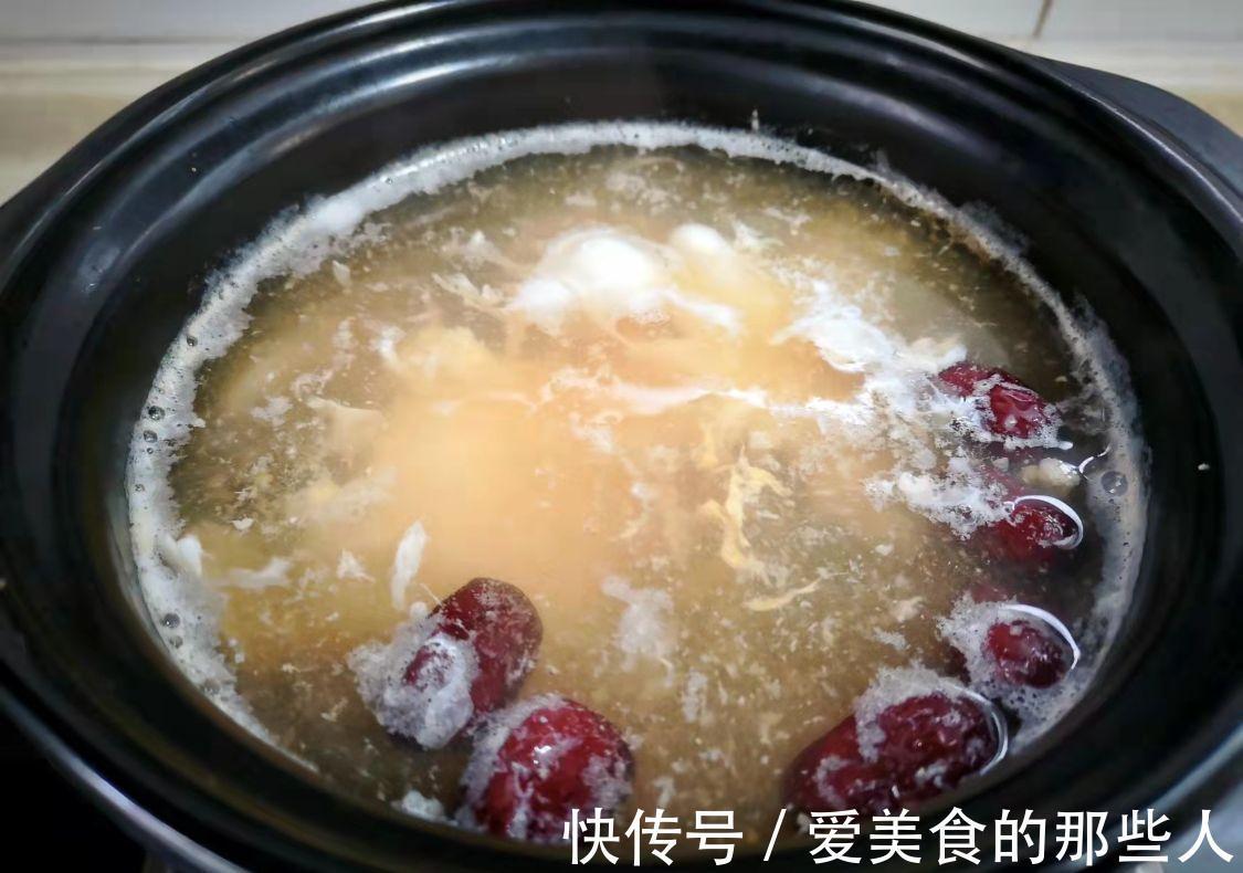 冬天对女人最好的一道汤，益气补血，常喝手脚不冰凉，温暖过寒冬