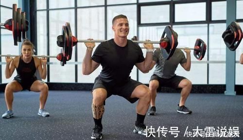 深蹲|健身期间无论男女,为什么建议你多做深蹲?练腿好处太多!